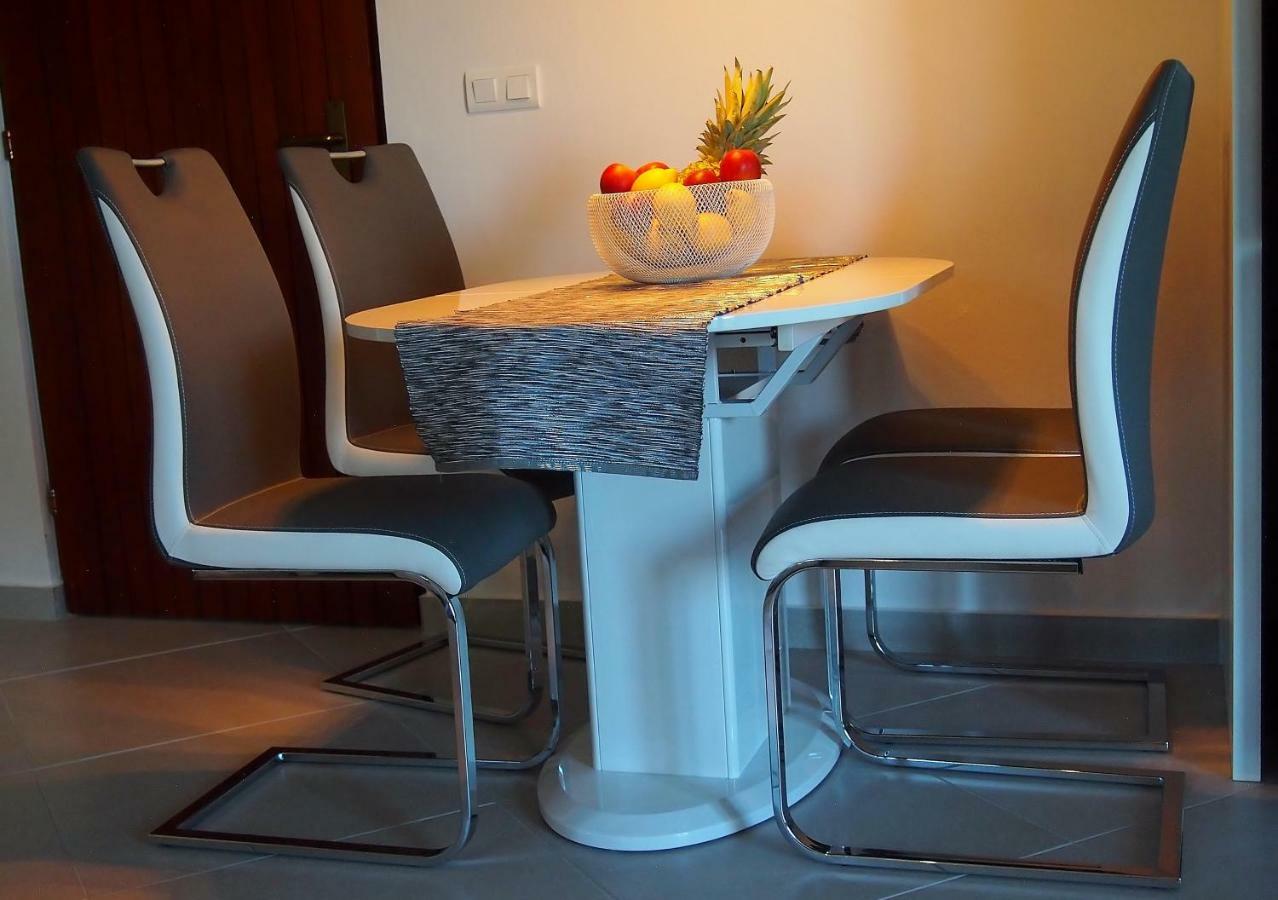 Apartmani Porat Malinska Zewnętrze zdjęcie